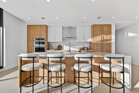 Condo in Saint Petersburg, Florida, 3 bedrooms № 2124258 - photo 4