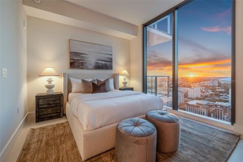Condo in Saint Petersburg, Florida, 3 bedrooms № 2124258 - photo 23