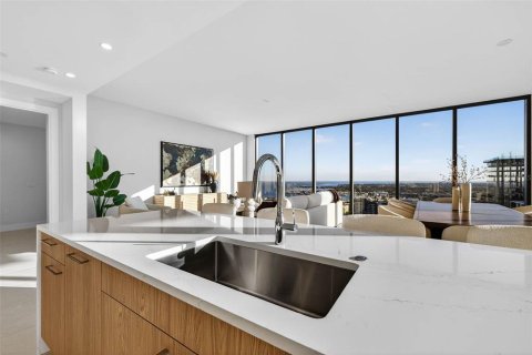 Condo in Saint Petersburg, Florida, 3 bedrooms № 2124258 - photo 14