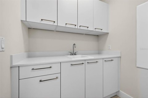 Condo in Saint Petersburg, Florida, 3 bedrooms № 2124258 - photo 28