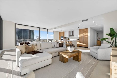 Condo in Saint Petersburg, Florida, 3 bedrooms № 2124258 - photo 5