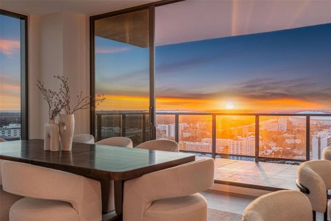 Condo in Saint Petersburg, Florida, 3 bedrooms № 2124258 - photo 18