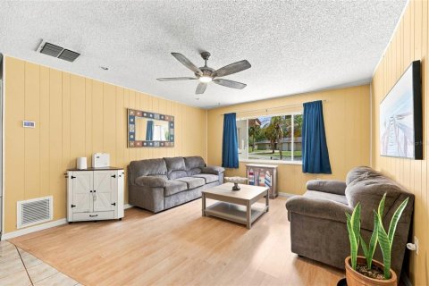 Villa ou maison à vendre à Orlando, Floride: 4 chambres, 177.44 m2 № 2356155 - photo 6