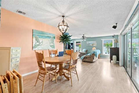 Villa ou maison à vendre à Orlando, Floride: 4 chambres, 177.44 m2 № 2356155 - photo 13