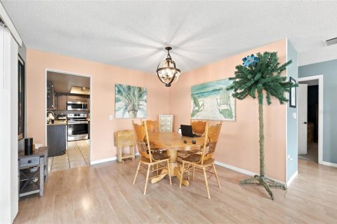 Villa ou maison à vendre à Orlando, Floride: 4 chambres, 177.44 m2 № 2356155 - photo 14