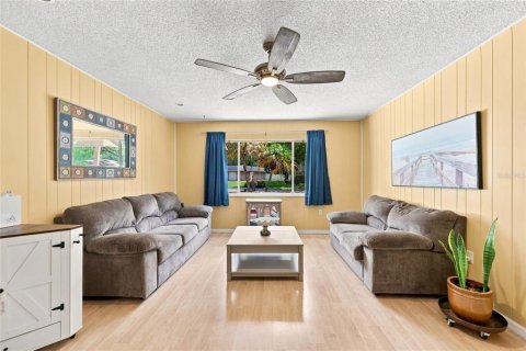 Villa ou maison à vendre à Orlando, Floride: 4 chambres, 177.44 m2 № 2356155 - photo 7