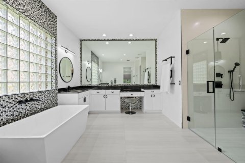 House in Boynton Beach, Florida 4 bedrooms, 265.79 sq.m. № 2381439 - photo 26