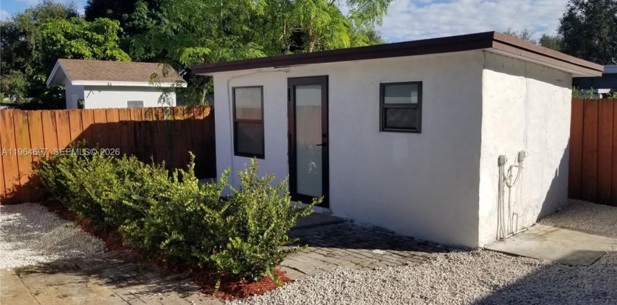 Casa en Miami, Florida 2 dormitorios, 72.74 m2 № 2026054