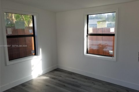 Casa en alquiler en Miami, Florida, 2 dormitorios, 72.74 m2 № 2026054 - foto 4