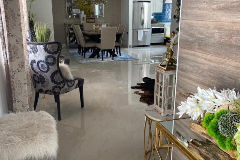 Villa ou maison à vendre à Miramar, Floride: 3 chambres, 155.61 m2 № 2182671 - photo 2