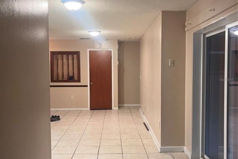Villa ou maison à louer à Orlando, Floride: 4 chambres, 181.53 m2 № 2092716 - photo 2