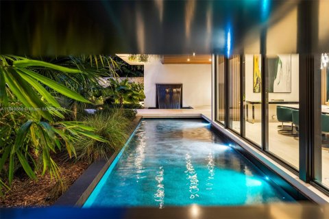 House in Coral Gables, Florida 7 bedrooms, 829.99 sq.m. № 1872383 - photo 8