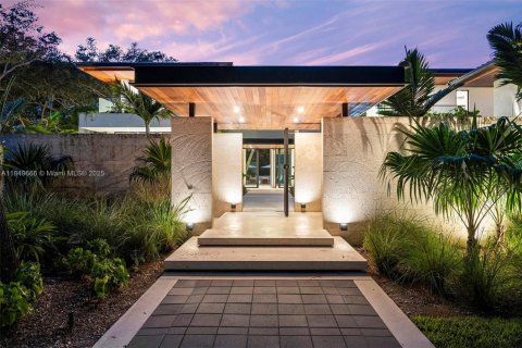 House in Coral Gables, Florida 7 bedrooms, 829.99 sq.m. № 1872383 - photo 4