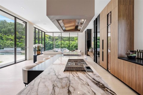House in Coral Gables, Florida 7 bedrooms, 829.99 sq.m. № 1872383 - photo 26