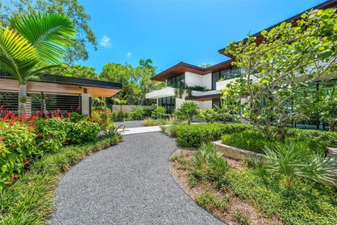 House in Coral Gables, Florida 7 bedrooms, 829.99 sq.m. № 1872383 - photo 13