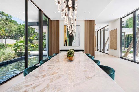 House in Coral Gables, Florida 7 bedrooms, 829.99 sq.m. № 1872383 - photo 24