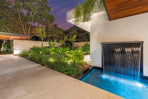 House in Coral Gables, Florida 7 bedrooms, 829.99 sq.m. № 1872383 - photo 10
