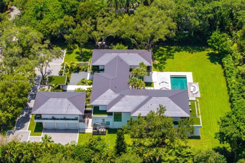 House in Coral Gables, Florida 7 bedrooms, 829.99 sq.m. № 1872383 - photo 11