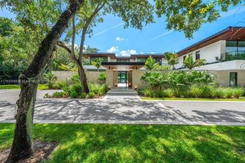 House in Coral Gables, Florida 7 bedrooms, 829.99 sq.m. № 1872383 - photo 3