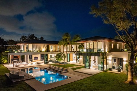 House in Coral Gables, Florida 7 bedrooms, 829.99 sq.m. № 1872383 - photo 20