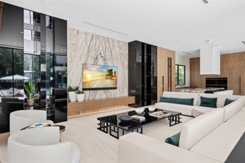 House in Coral Gables, Florida 7 bedrooms, 829.99 sq.m. № 1872383 - photo 29