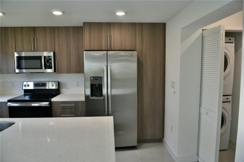 House in Florida City, Florida 5 bedrooms, 176.7 sq.m. № 1495990 - photo 5