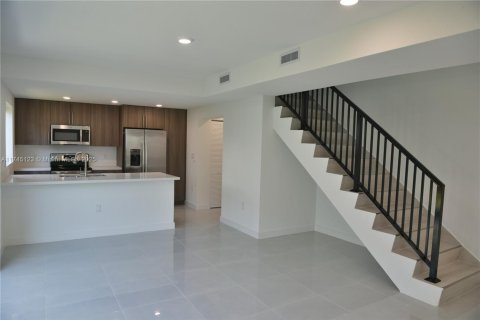 House in Florida City, Florida 5 bedrooms, 176.7 sq.m. № 1495990 - photo 4
