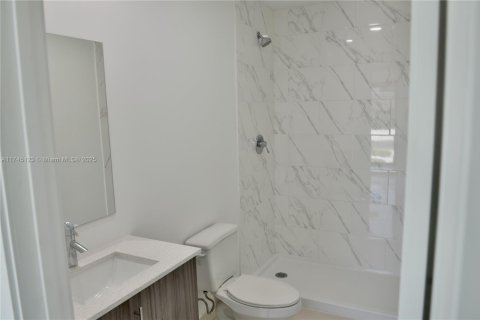 House in Florida City, Florida 5 bedrooms, 176.7 sq.m. № 1495990 - photo 12