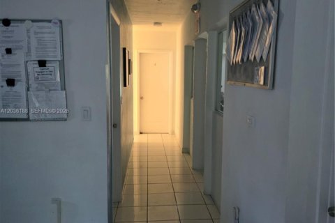Immobilier commercial à vendre à Miami, Floride № 2084515 - photo 8
