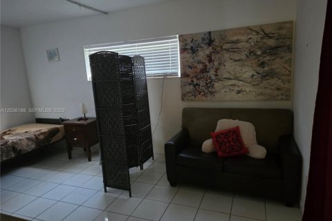 Immobilier commercial à vendre à Miami, Floride № 2084515 - photo 10