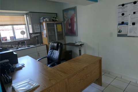 Immobilier commercial à vendre à Miami, Floride № 2084515 - photo 7