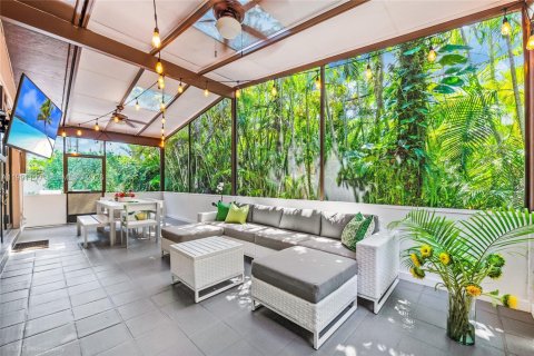 Villa ou maison à vendre à Miami, Floride: 3 chambres, 246.38 m2 № 2146052 - photo 11