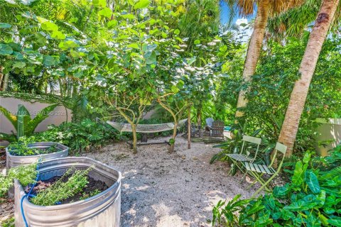 Villa ou maison à vendre à Miami, Floride: 3 chambres, 246.38 m2 № 2146052 - photo 7