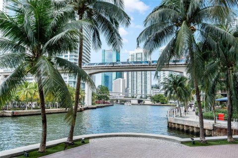 Condominio en venta en Miami, Florida, 2 dormitorios, 109.53 m2 № 1979849 - foto 29