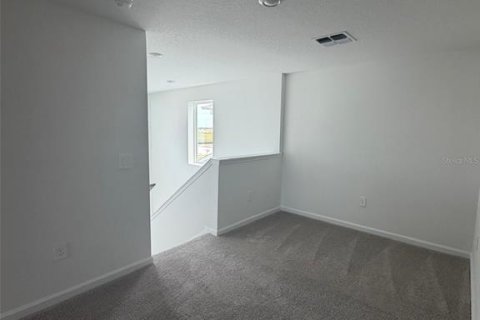House in Haines City, Florida 4 bedrooms, 222.97 sq.m. № 2377988 - photo 13