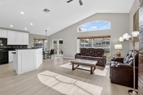 House in Pembroke Pines, Florida 4 bedrooms, 217.3 sq.m. № 2029398 - photo 17