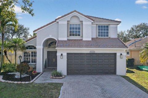 Villa ou maison à Pembroke Pines, Floride 4 chambres, 217.3 m2 № 2029398