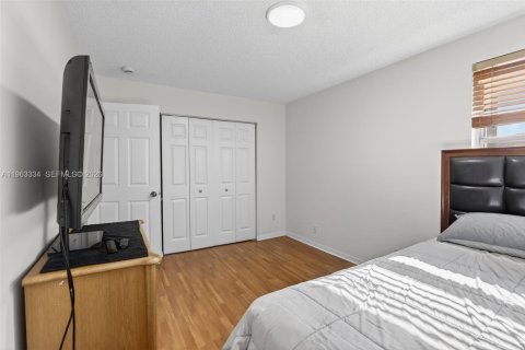 House in Pembroke Pines, Florida 4 bedrooms, 217.3 sq.m. № 2029398 - photo 28