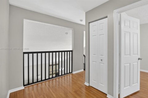 House in Pembroke Pines, Florida 4 bedrooms, 217.3 sq.m. № 2029398 - photo 25