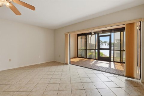 Condo in Punta Gorda, Florida, 2 bedrooms № 2216861 - photo 17