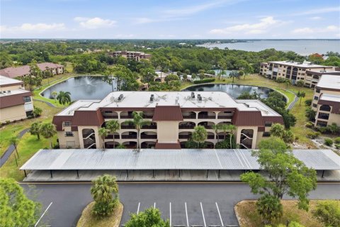 Condominio en Punta Gorda, Florida, 2 dormitorios № 2216861