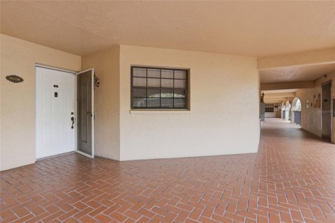 Condo in Punta Gorda, Florida, 2 bedrooms № 2216861 - photo 3