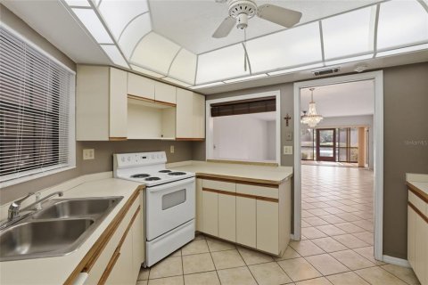 Condo in Punta Gorda, Florida, 2 bedrooms № 2216861 - photo 19