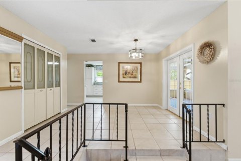 House in Orlando, Florida 4 bedrooms, 192.59 sq.m. № 2107017 - photo 6