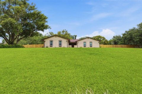 House in Orlando, Florida 4 bedrooms, 192.59 sq.m. № 2107017 - photo 2
