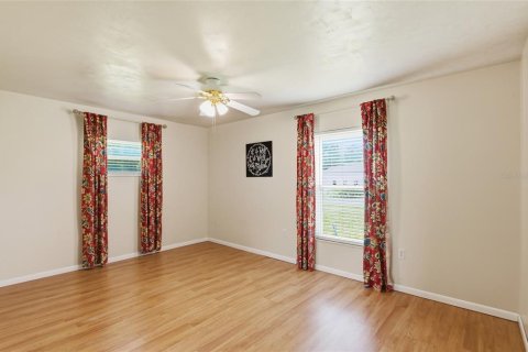 House in Orlando, Florida 4 bedrooms, 192.59 sq.m. № 2107017 - photo 19
