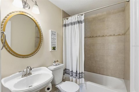 House in Orlando, Florida 4 bedrooms, 192.59 sq.m. № 2107017 - photo 18