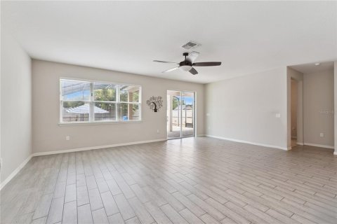 Villa ou maison à vendre à Sanford, Floride: 5 chambres, 296.82 m2 № 2152267 - photo 6