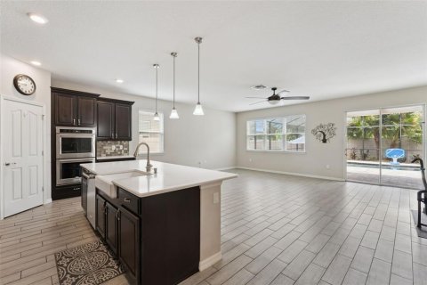 Villa ou maison à vendre à Sanford, Floride: 5 chambres, 296.82 m2 № 2152267 - photo 4