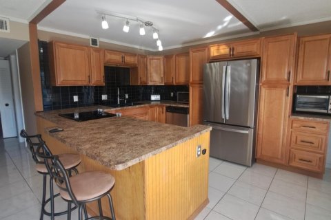 Condo in West Palm Beach, Florida, 2 bedrooms  № 1162097 - photo 1